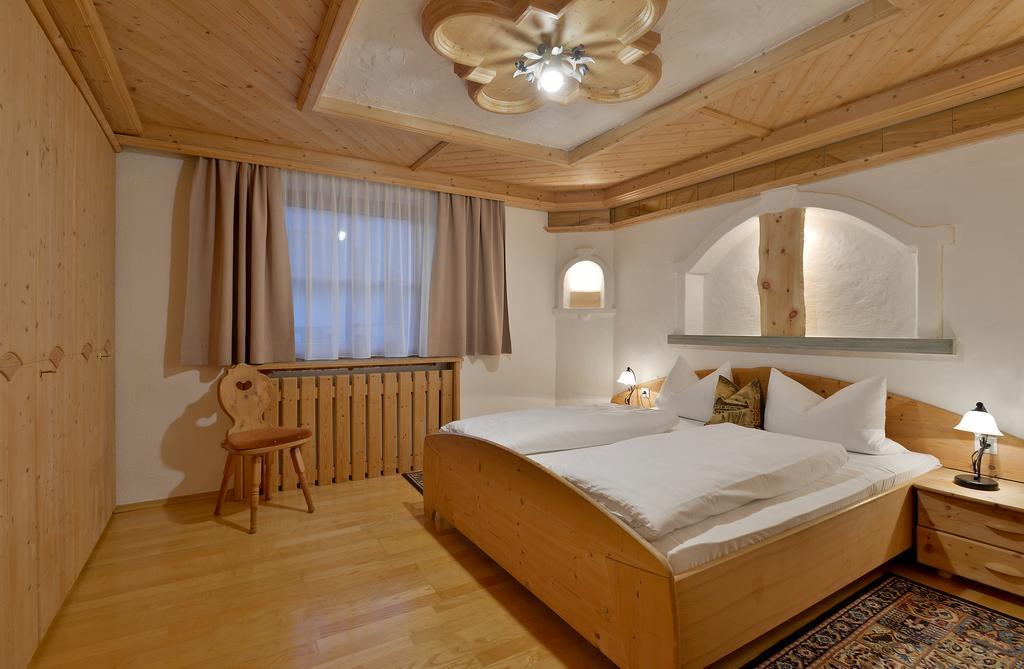 דירות הארט אים זילרטל Haus Sonnenschein חדר תמונה